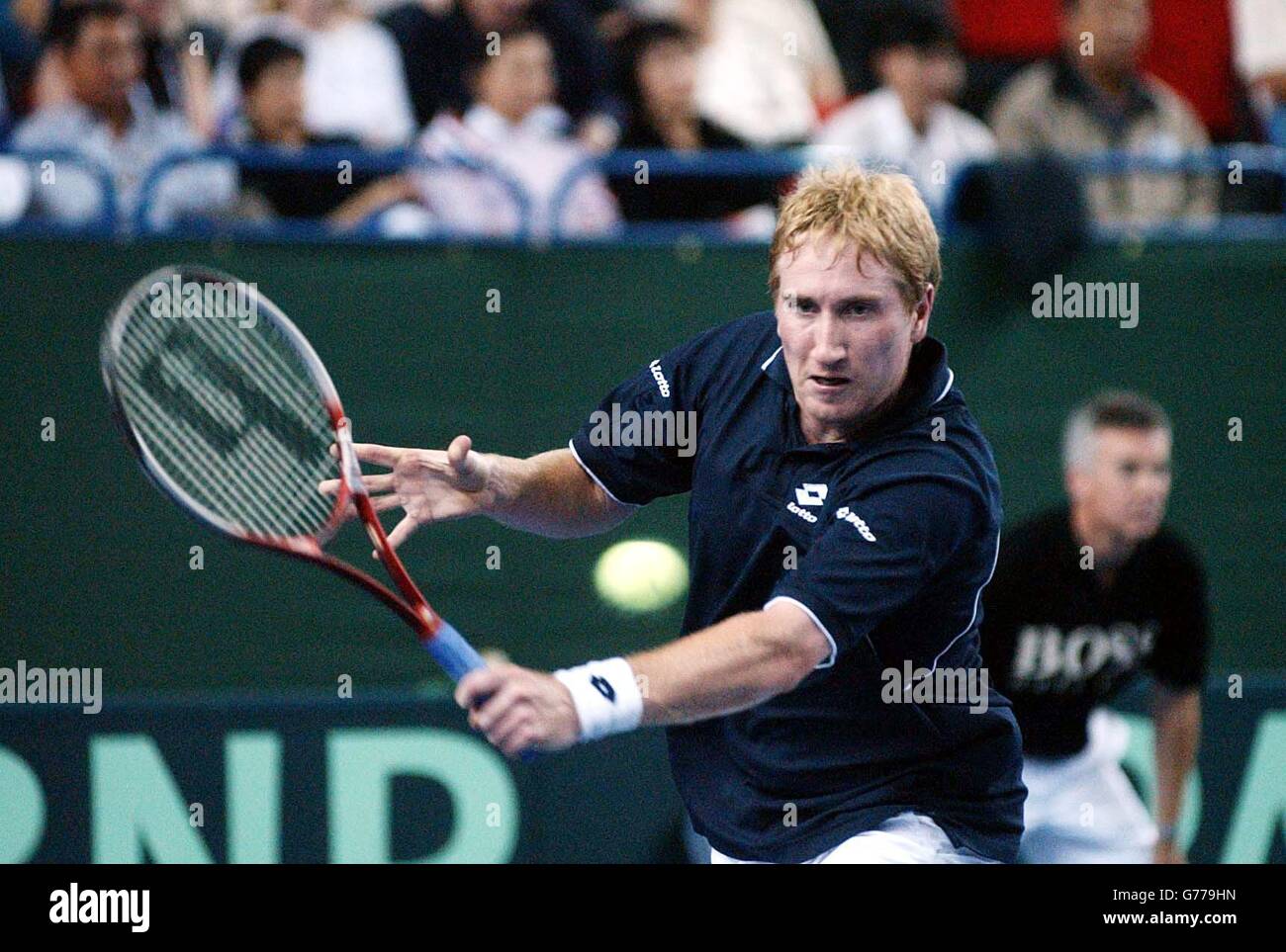 Martin Lee en Grande-Bretagne en action contre le Paradorn de Thaïlande, lors du match de tennis de la coupe Davis entre la Grande-Bretagne et la Thaïlande à la NIA, Birmingham. Banque D'Images