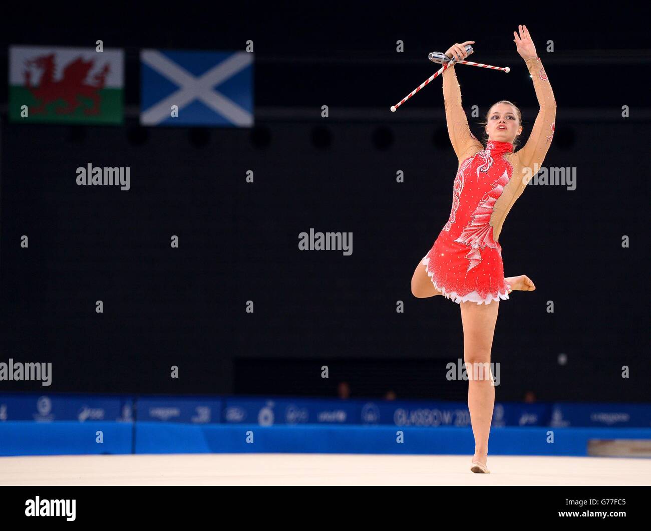 Victoria Clow d'Écosse participe à la finale de l'équipe de gymnastique rythmique et à la qualification individuelle à SSE Hydro lors des Jeux du Commonwealth de 2014 à Glasgow. Banque D'Images