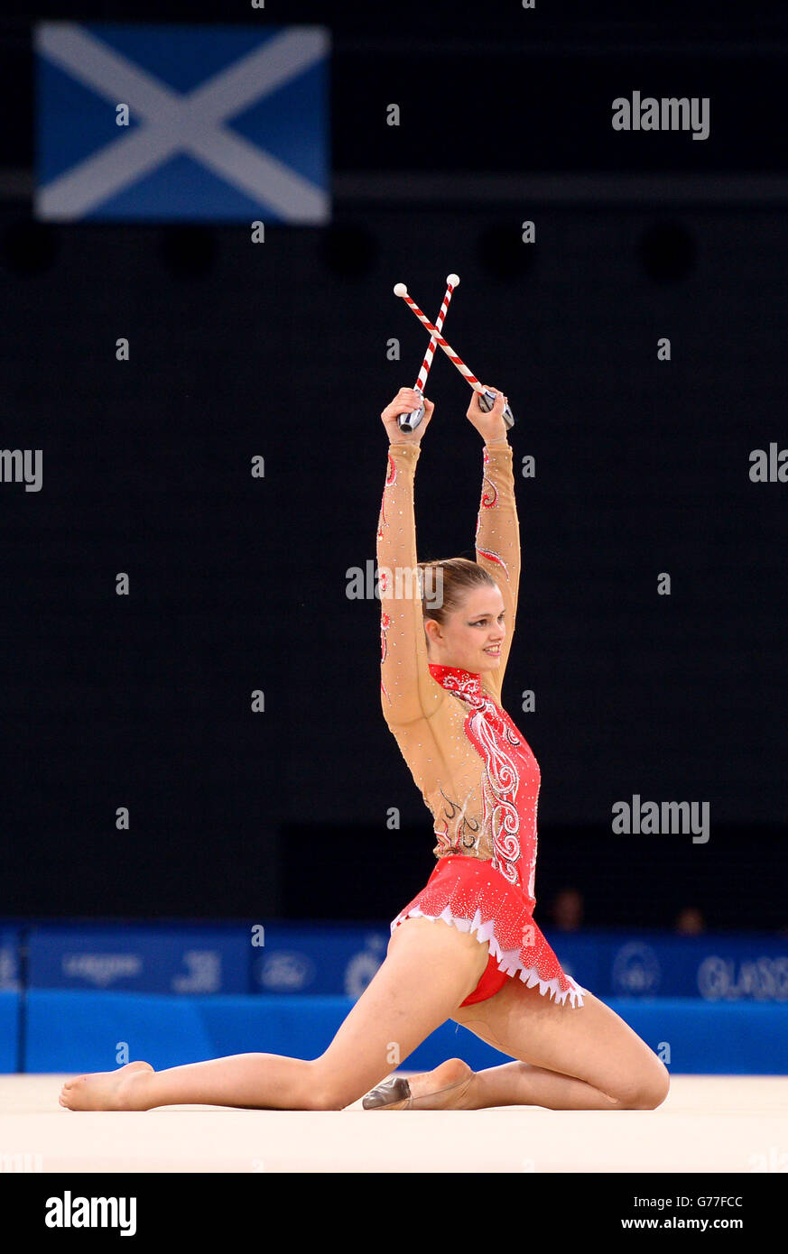 Victoria Clow d'Écosse participe à la finale de l'équipe de gymnastique rythmique et à la qualification individuelle à SSE Hydro lors des Jeux du Commonwealth de 2014 à Glasgow. Banque D'Images