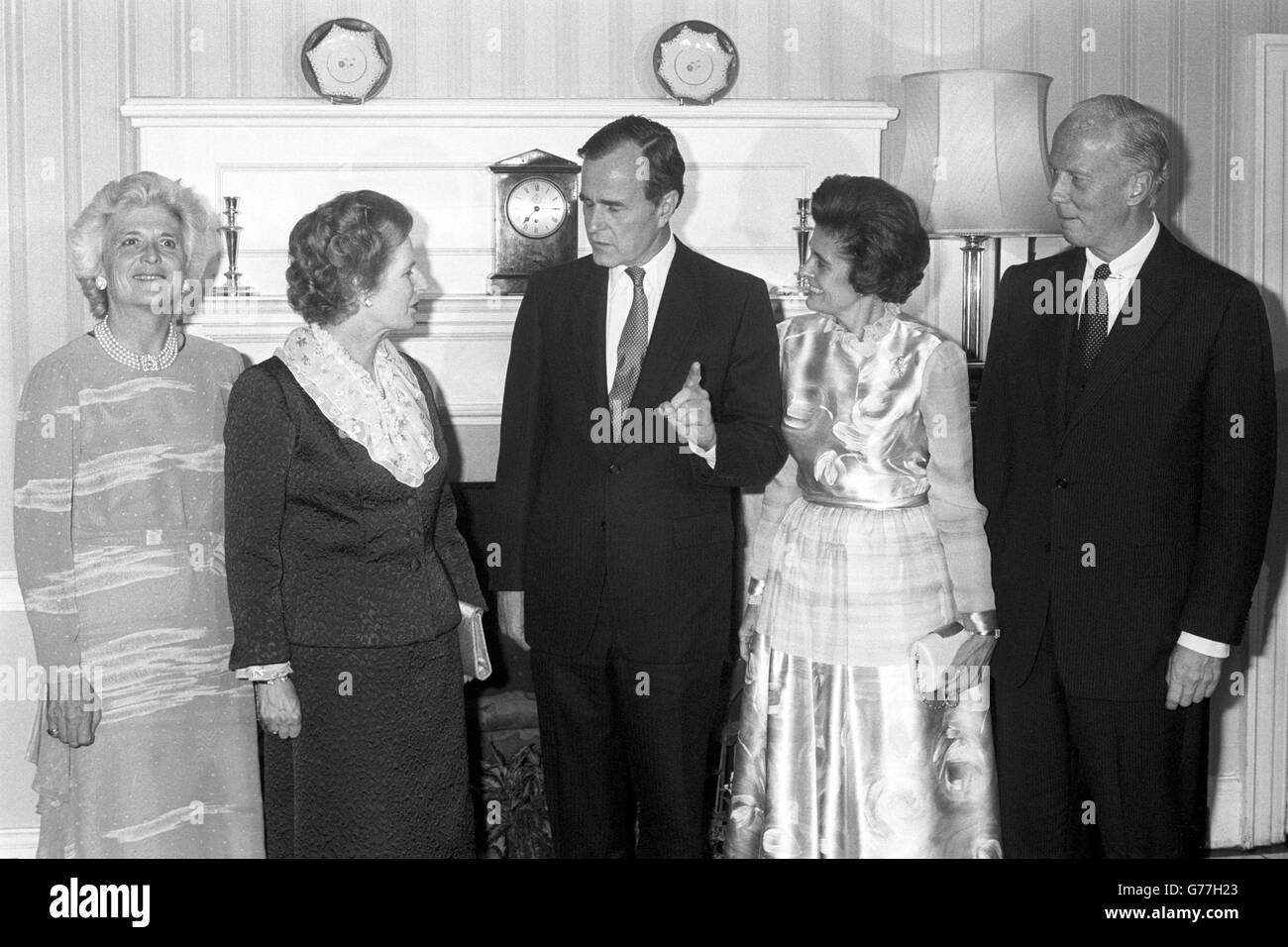 La politique américaine - George HW Bush - Downing Street, Londres Banque D'Images