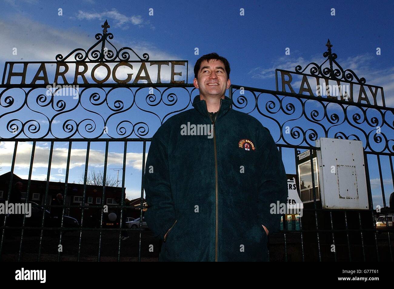 Paul Marshall le directeur du club de football amateur de Harrogate Railway à leur terre, avant leur 2e match rond de la coupe FA contre Bristol City. PAS D'UTILISATION DU SITE WEB DU CLUB OFFICIEUX. Banque D'Images