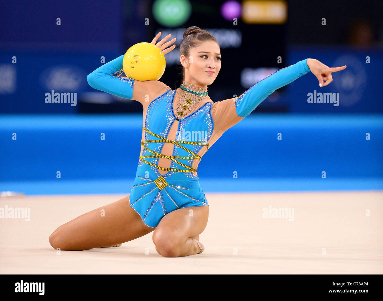 Lynne Hutchison d'Angleterre participe à la finale de l'équipe de gymnastique rythmique et à la qualification individuelle à SSE Hydro lors des Jeux du Commonwealth de 2014 à Glasgow. Banque D'Images