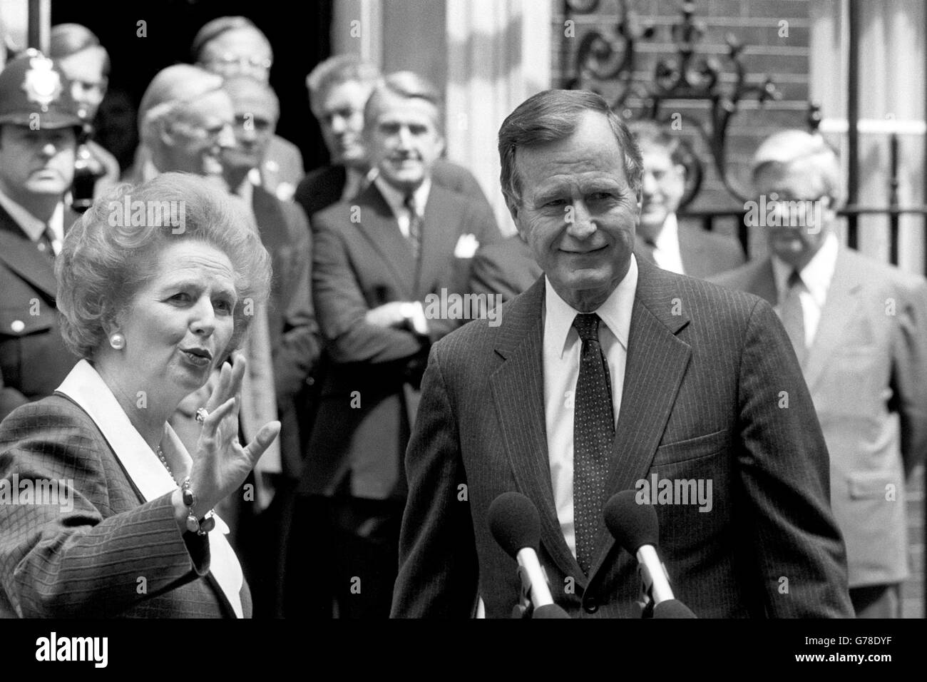 Politique - Margaret Thatcher et George Bush - Downing Street, Londres Banque D'Images