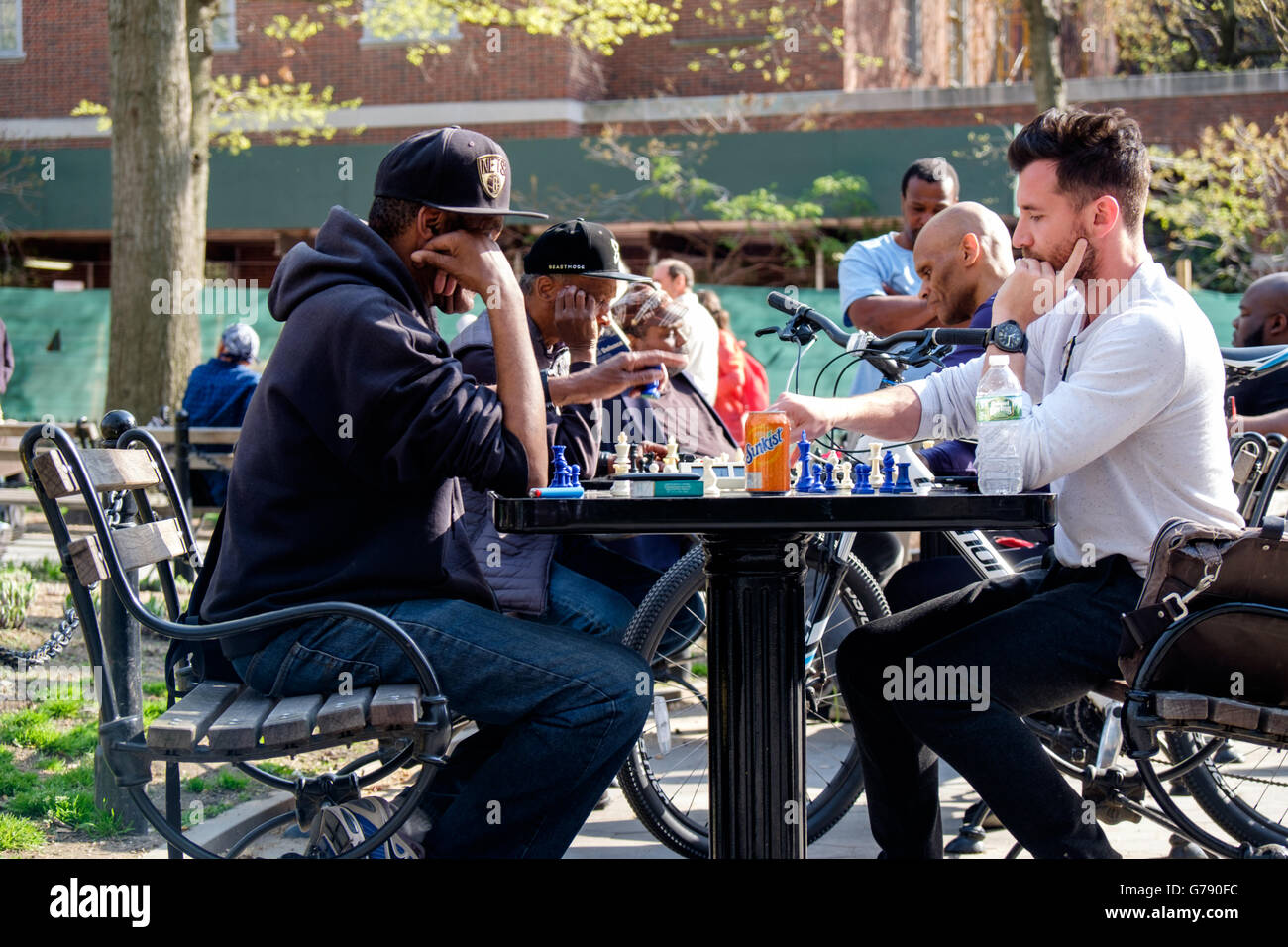 Joueurs d'échecs à Washington Square Park, Greenwich Village, New York, USA Banque D'Images