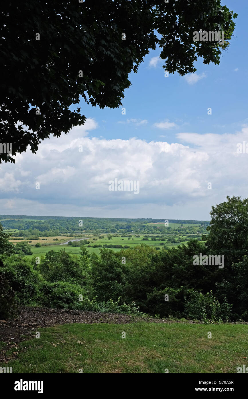 Arundel West Sussex UK 26 juin 2016 - une vue imprenable sur la vallée de l'Arun à Arundel dans temps chaud et ensoleillé aujourd'hui après le vote de quitter l'Union européenne a quitté la Grande-Bretagne Crédit renversé : Simon Dack/Alamy Live News Banque D'Images