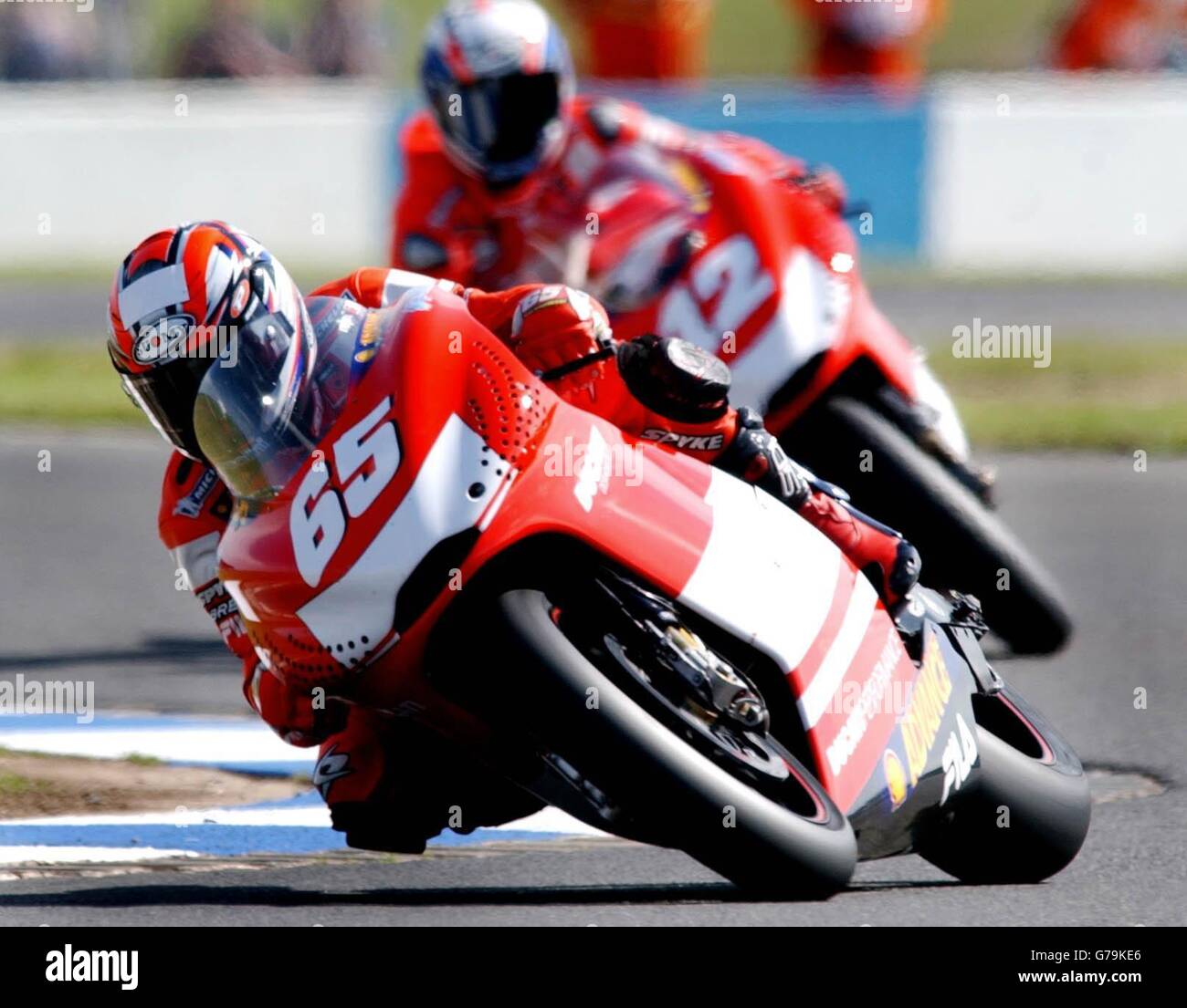 Loris Capirossi, membre de l'équipe italienne et Ducati Marlboro, lors de la pratique libre de MotoGP au Grand Prix britannique Cinzano, Donington Park, Leicestershire. Banque D'Images