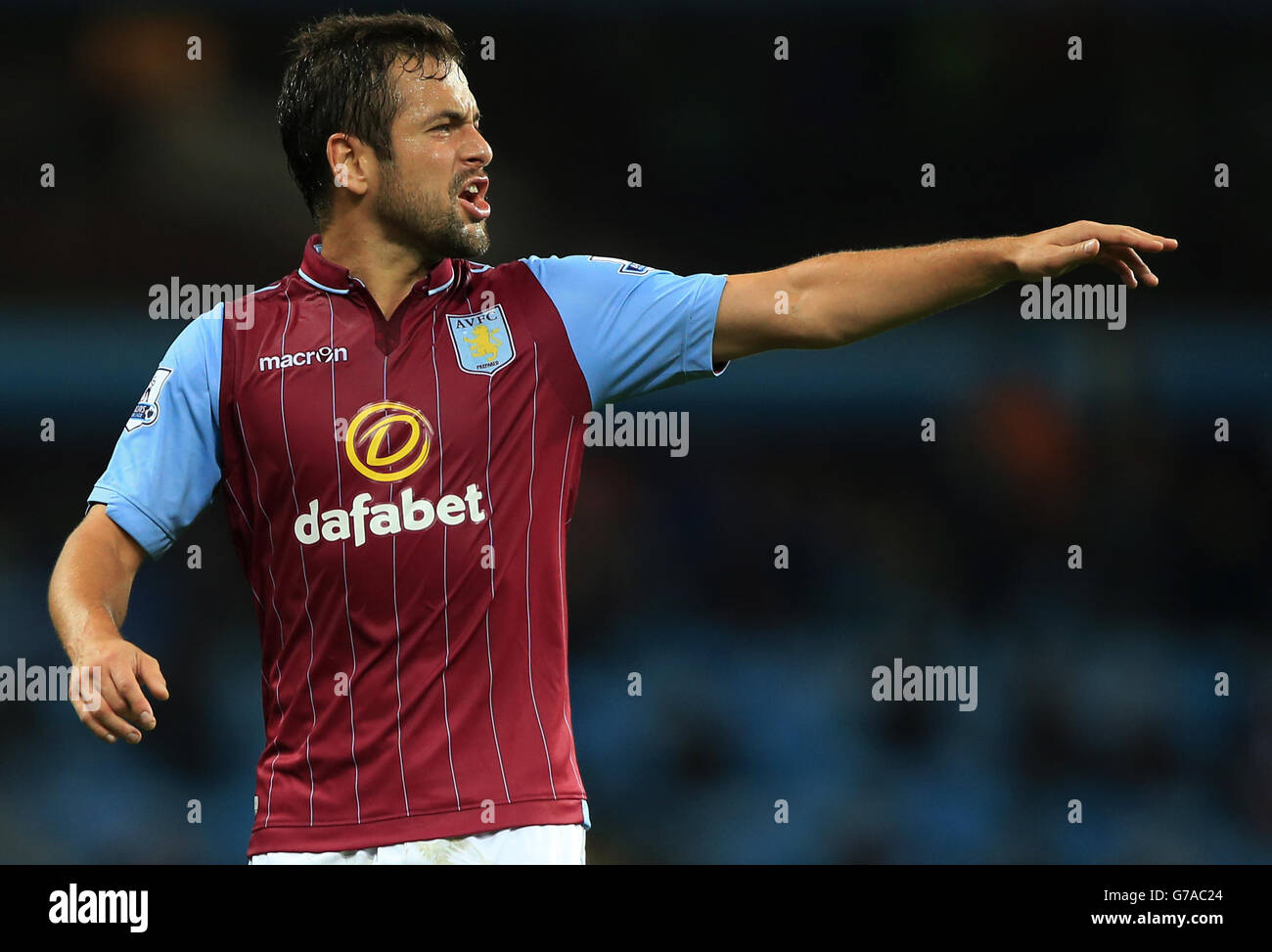 Joe Cole d'Aston Villa à ses débuts lors du deuxième tour de la coupe Capital One à Villa Park, Birmingham. Banque D'Images