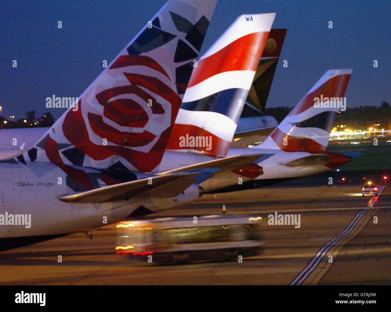 British Airways a cessé de prendre des réservations de vols pendant le week-end des fêtes de fin d'année en août en raison de la menace d'une grève des manutentionnaires de bagages et du personnel d'enregistrement. La compagnie aérienne a déclaré qu'elle ne prenait pas de réservations pour les vols quittant les aéroports du Royaume-Uni du 27 au 30 août ainsi que pour ceux arrivant en Grande-Bretagne. British Airways à Heathrow. Banque D'Images