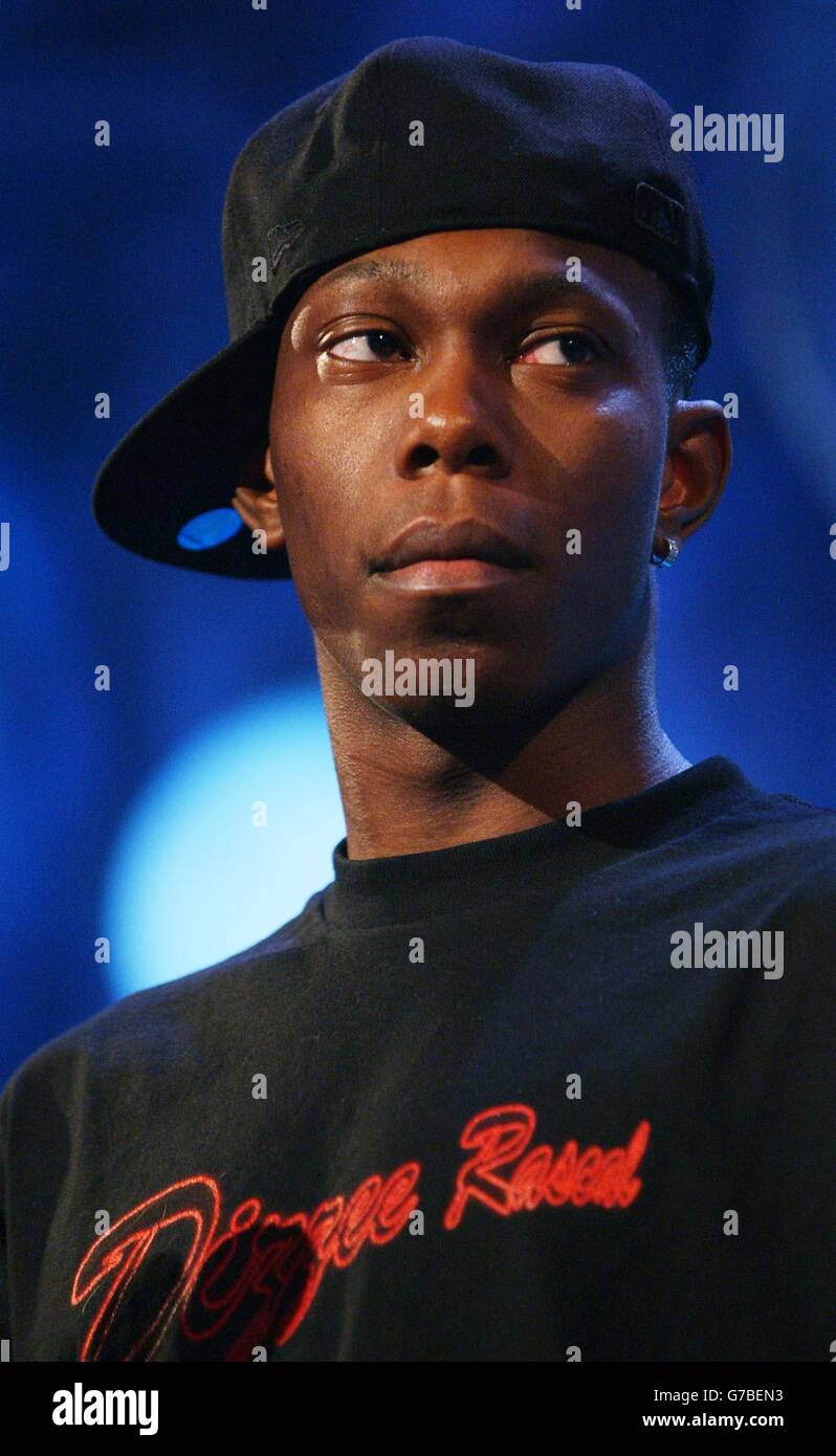 Le gagnant de l'année dernière, Dizzee Rascal, lors du prix national annuel de la musique au mercure à Grosvenor House, Park Lane, dans le centre de Londres. Banque D'Images