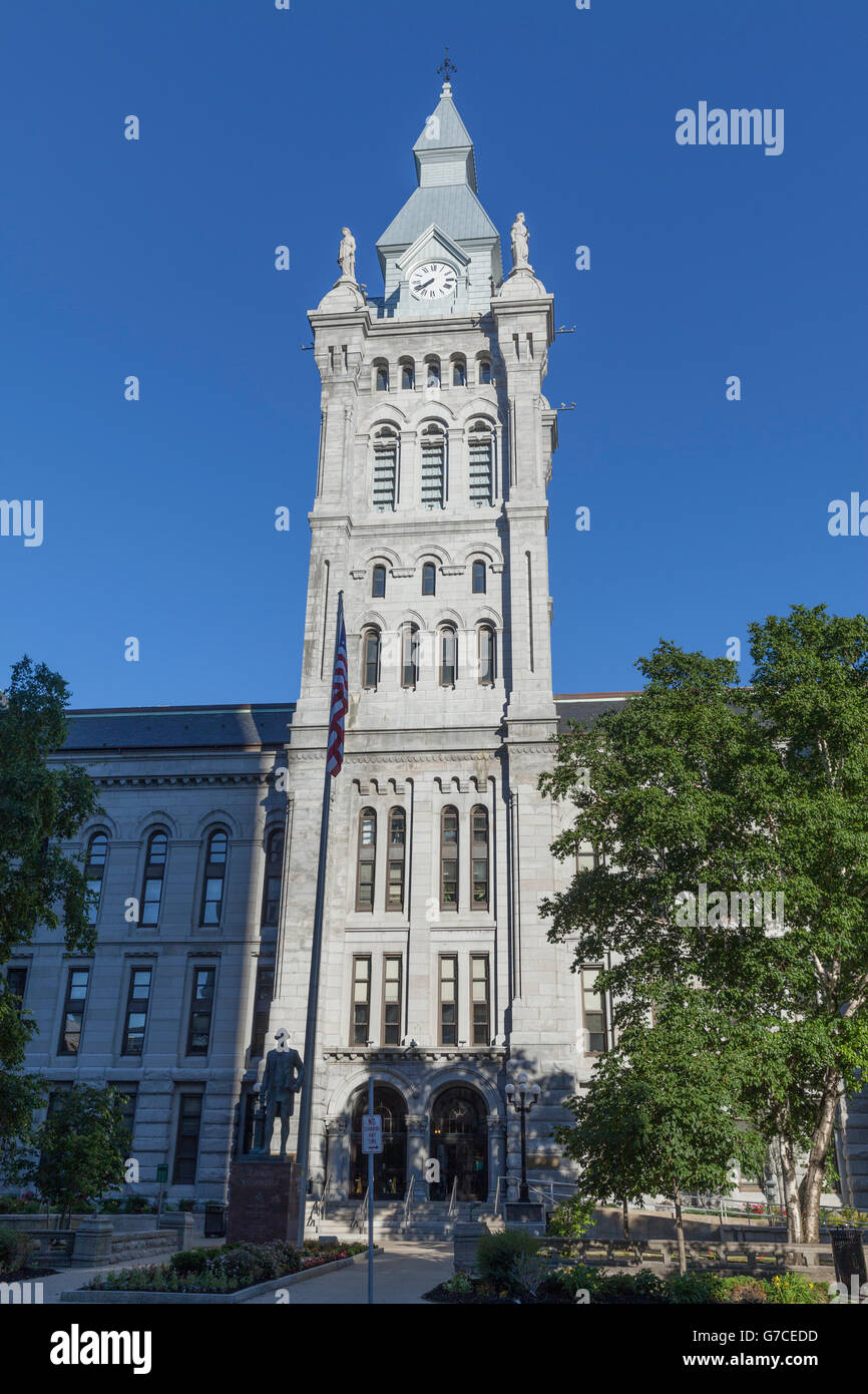 Erie County Hall à Buffalo, état de New York avec l'état de George Washington Banque D'Images