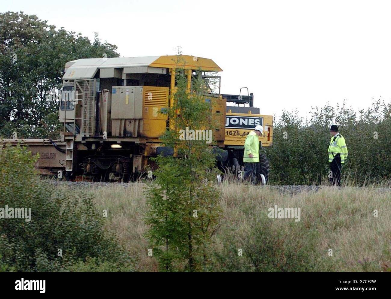 La scène où deux travailleurs ont été tués et quatre autres traités pour choc après un accident impliquant un véhicule d'entretien ferroviaire, ont déclaré aujourd'hui les services d'urgence. L'accident s'est produit vers 1.5 h 30 près de Winchester Road, à la sortie de Crab Lane, à Cannock, Staffordshire, à environ 4 km de la gare de la ville. Banque D'Images