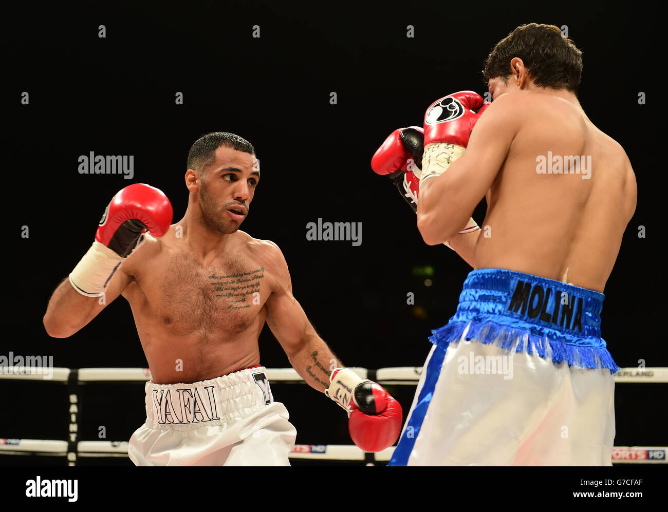 Kalid Yafai (à gauche) et Herald Molina (à gauche) du Royaume-Uni pendant le combat du titre de poids survolant de l'IBF Intercontinental au stade Wembley, à Londres.APPUYEZ SUR ASSOCIATION photo.Date de la photo: Samedi 20 septembre 2014.Découvrez les bosquets DE BOXE de PA Story.Le crédit photo devrait se lire comme suit : Adam Davy/PA Wire. Banque D'Images