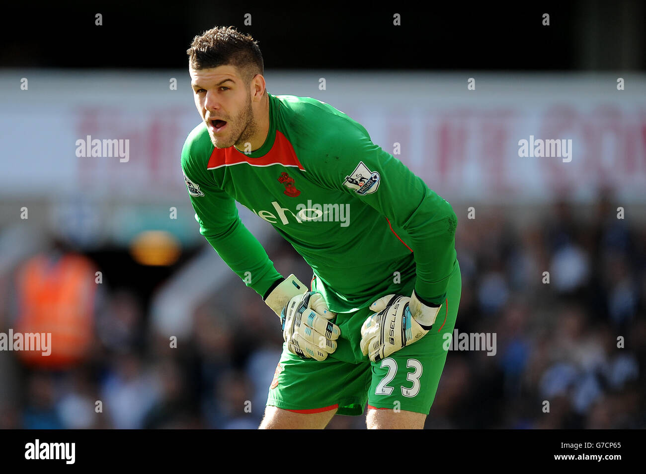 Football - Barclay's Premier League - Tottenham Hotspur v Southampton - White Hart Lane.Le gardien de but de Southampton, Fraser Forster Banque D'Images