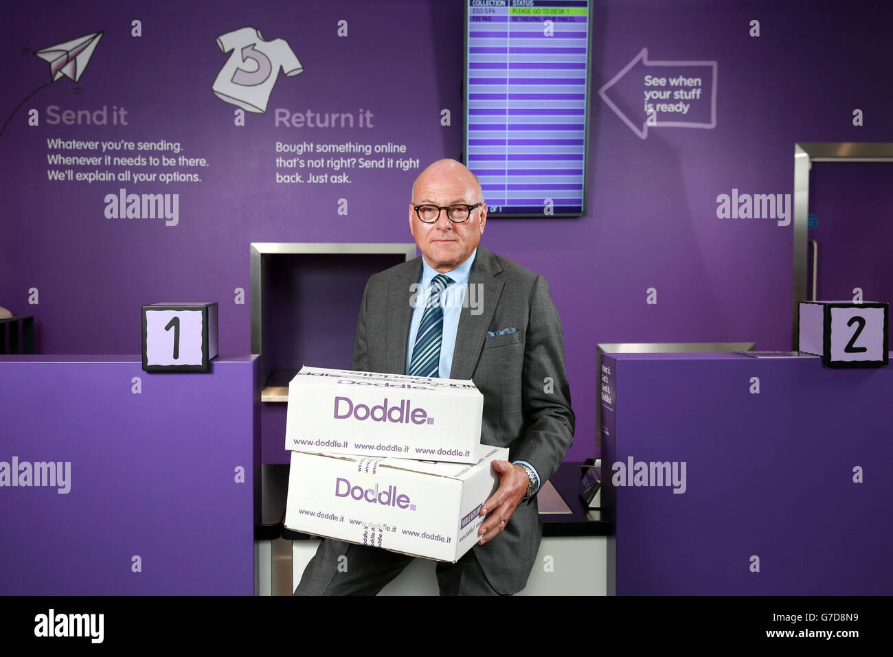 Lloyd Dorfman lors du lancement de sa dernière entreprise Doddle à Waterloo, à Londres, une toute nouvelle collection et un détaillant de retours dans et autour des gares ferroviaires à travers le pays pour que les acheteurs en ligne puissent recueillir, envoyer et retourner des colis. Banque D'Images