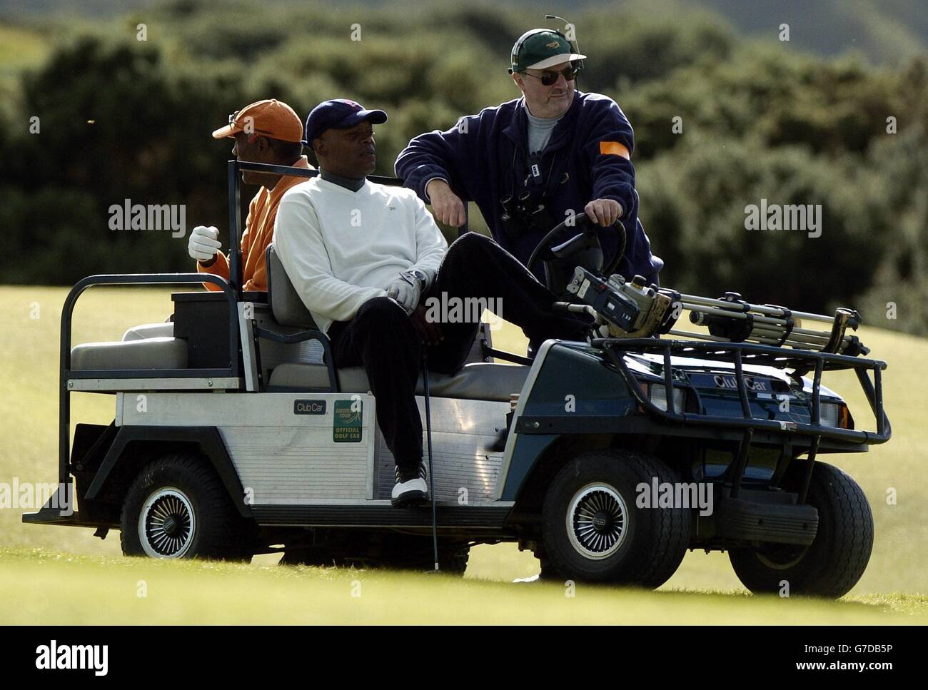 L'acteur américain Samuel L Jackson et Leonard L Thomas (chemise orange) prennent un moment de détente au Old course St Andrews lors de sa deuxième partie du Dunhill Links Championship, St Andrews. Banque D'Images