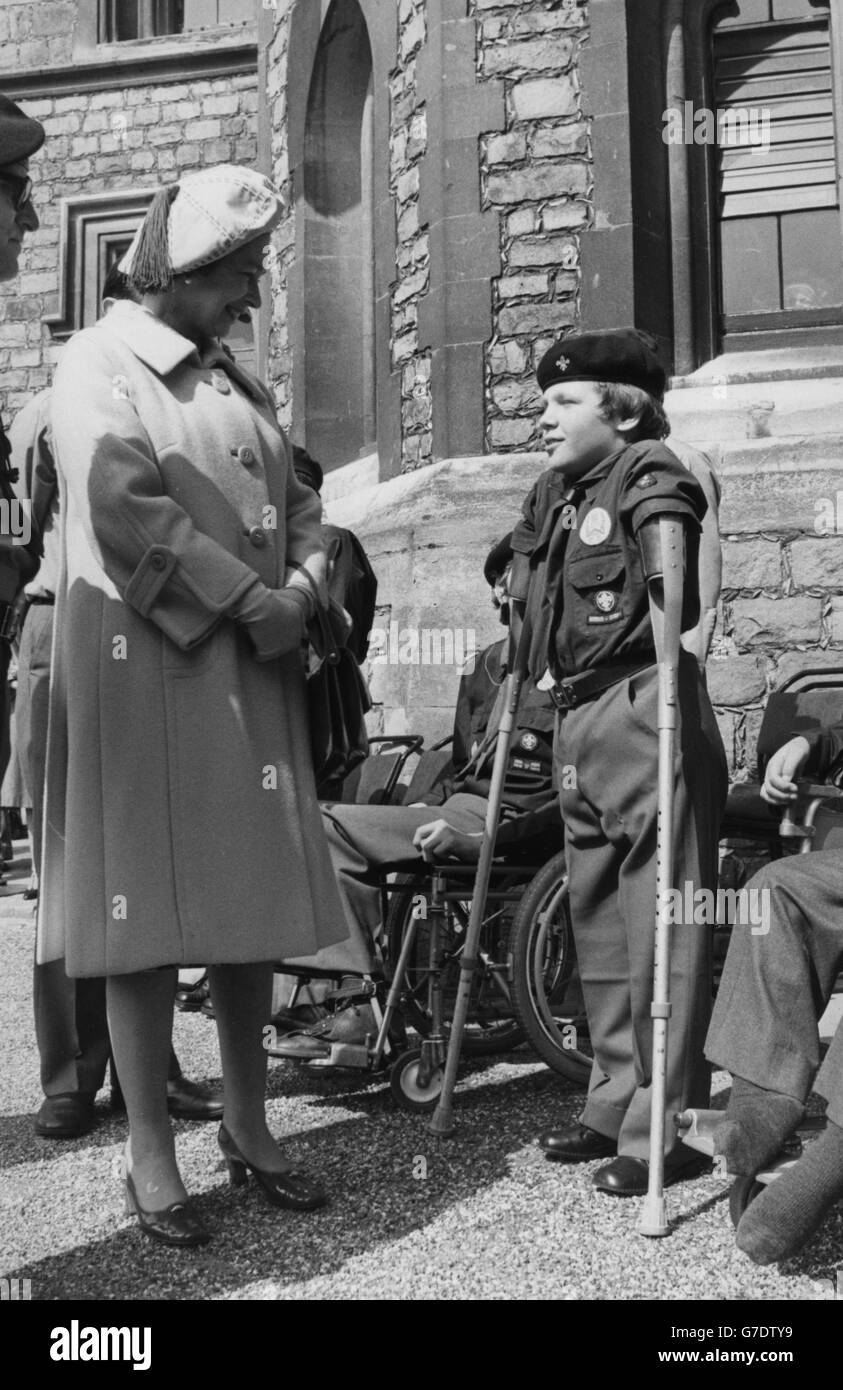 Image - La reine Elizabeth II - Le Château de Windsor, Berkshire Banque D'Images