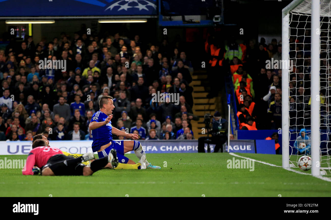 Football - UEFA Champions League - Groupe G - Chelsea / NK Maribor - Stamford Bridge.John Terry, de Chelsea, marque le troisième but de son camp lors du match G de l'UEFA Champions League au Stamford Bridge, Londres. Banque D'Images