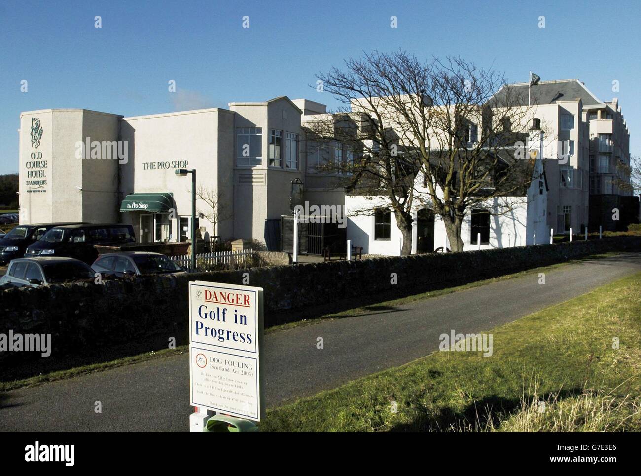 L'hôtel Old course de St Andrews, Fife, après les pompiers ont été appelés juste après 4h30. Le feu, qui éclata au rez-de-chaussée, a vu de la fumée se répandre dans les trois étages de l'hôtel. Les clients de l'hôtel, qui accueille actuellement une conférence et qui est pleine capacité, ont été évacués alors que les pompiers ont attaqué le feu. Banque D'Images