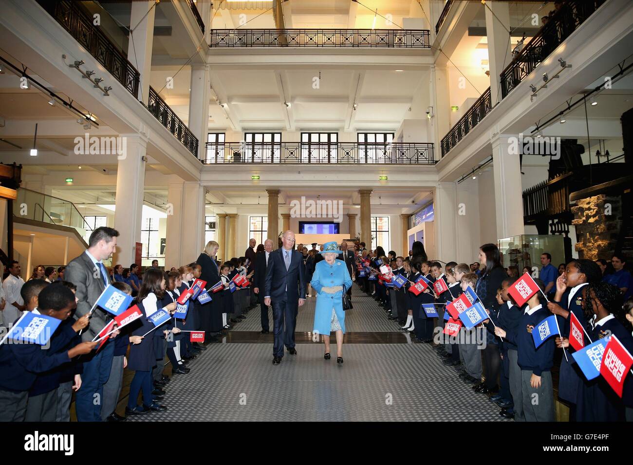 La Reine ouvre la nouvelle galerie au Musée des sciences Banque D'Images