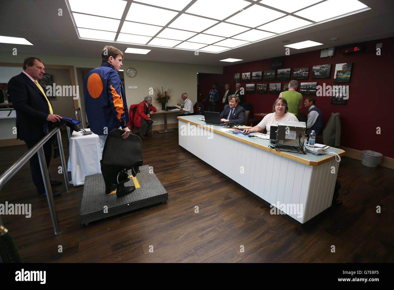 Weighing in jockey Banque de photographies et d’images à haute