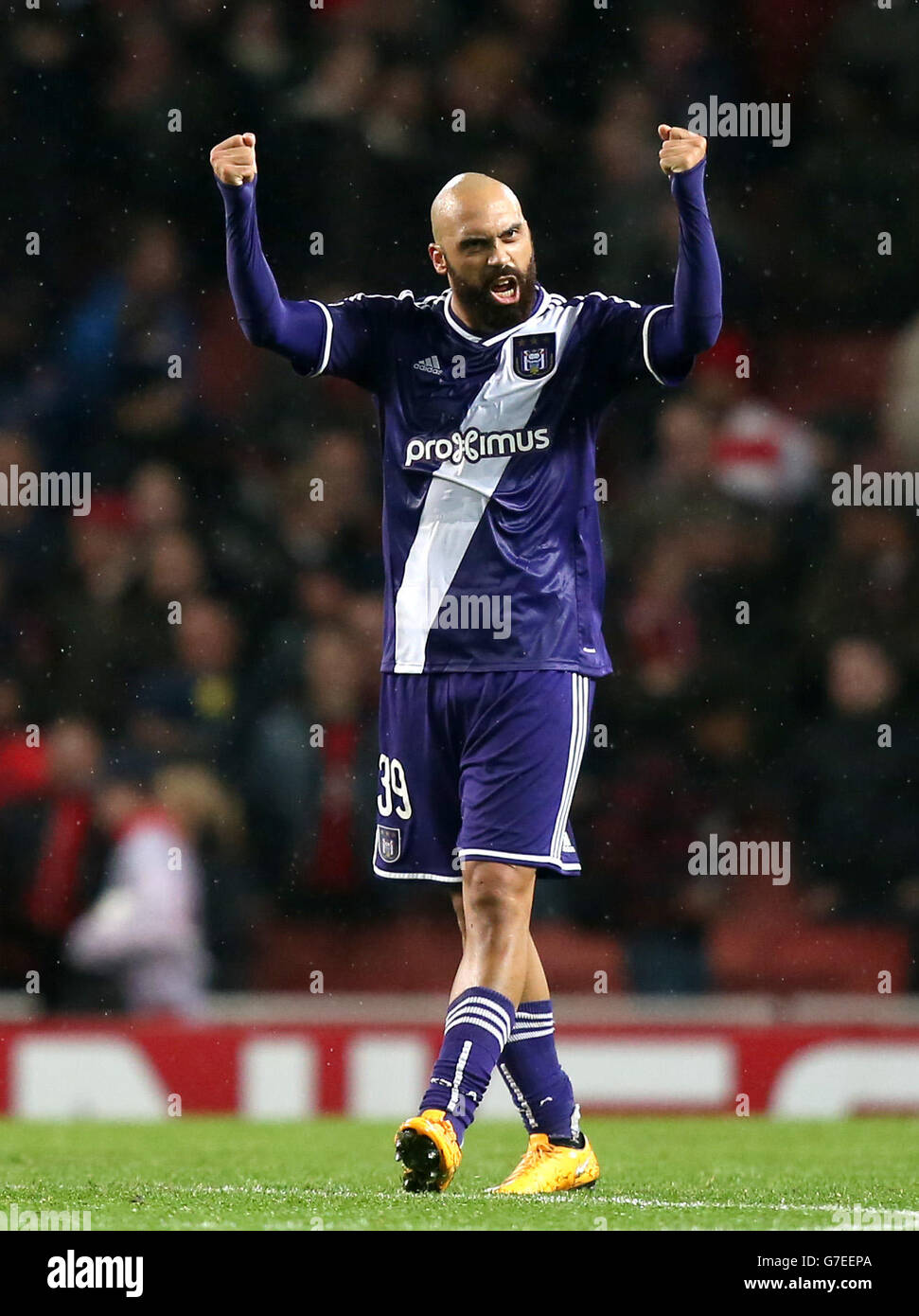 Football - UEFA Champions League - Groupe D - Arsenal / RSC Anderlecht - Emirates Stadium.Anthony Vanden Borre d'Anderlecht célèbre après que ses deux buts ont aidé son côté à dessiner 3-3 Banque D'Images