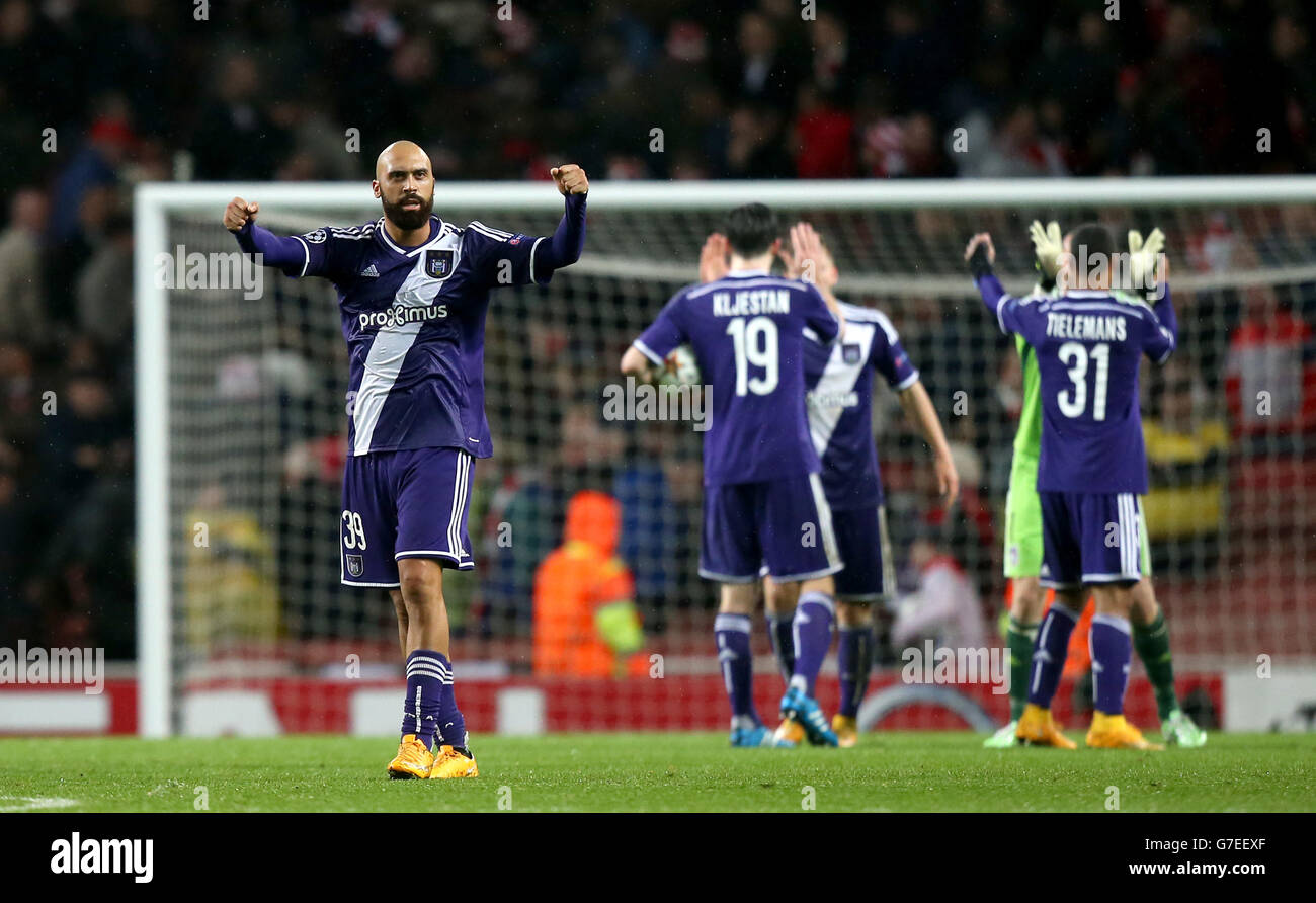 Football - UEFA Champions League - Groupe D - Arsenal / RSC Anderlecht - Emirates Stadium.Anthony Vanden Borre d'Anderlecht célèbre après que ses deux buts ont aidé son côté à dessiner 3-3 Banque D'Images