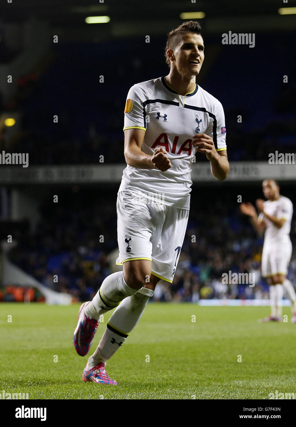 Erik Lamela, de Tottenham, célèbre son troisième but lors du match du groupe C de l'UEFA Europa League à White Hart Lane, Londres. APPUYEZ SUR ASSOCIATION photo. Date de la photo: Jeudi 23 octobre 2014. Le crédit photo doit indiquer David Davies/PA Wire. Banque D'Images