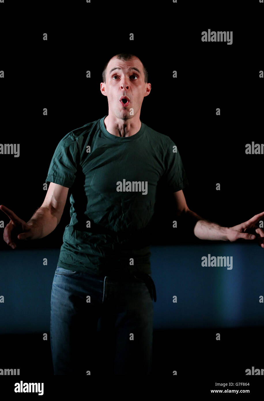 Tom Vaughan-Lawlor lors d'une répétition de robe pour Howie The Rookie au théâtre Olympia de Dublin. Banque D'Images