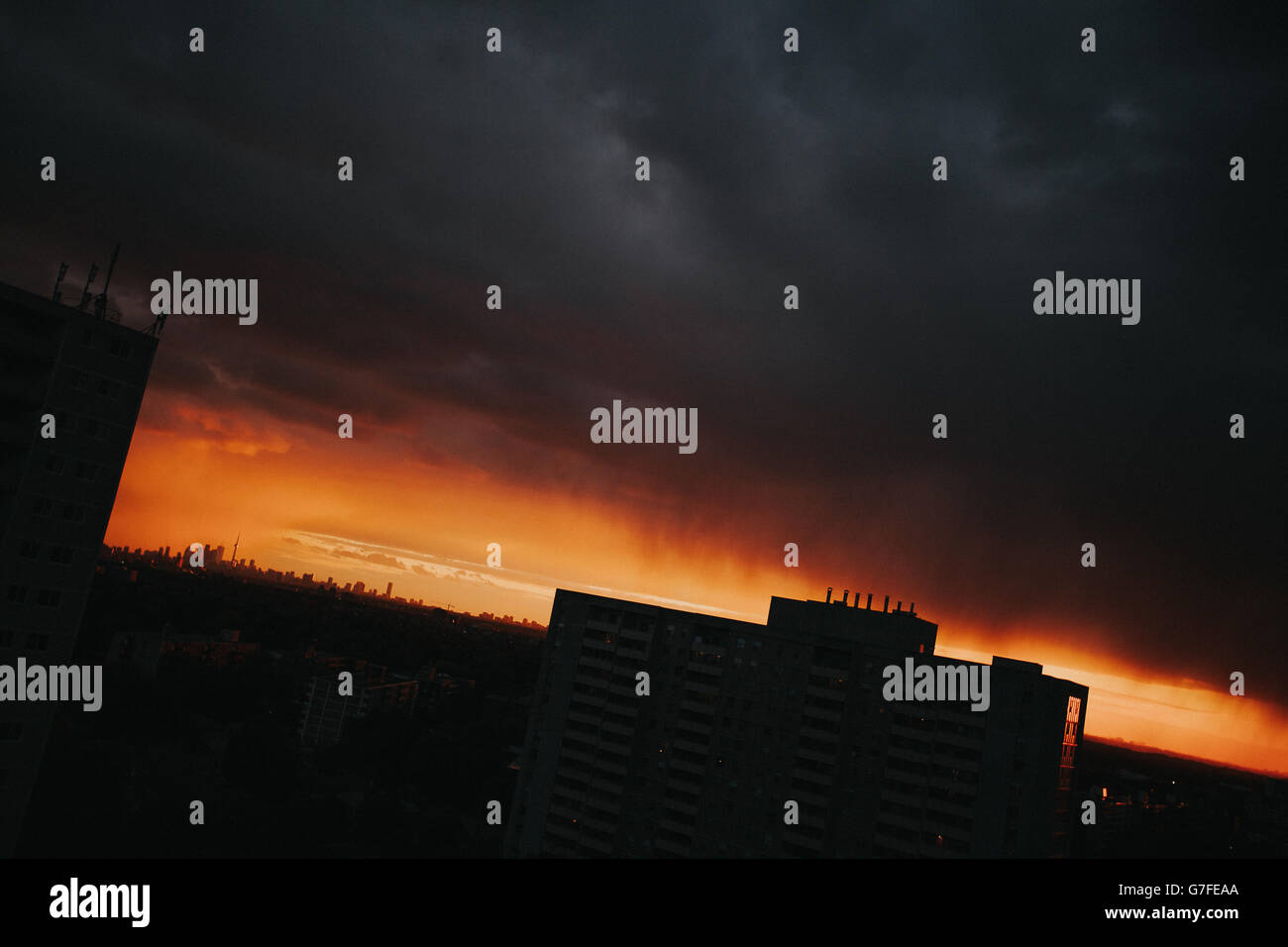 Coucher de soleil sur la ville Banque D'Images