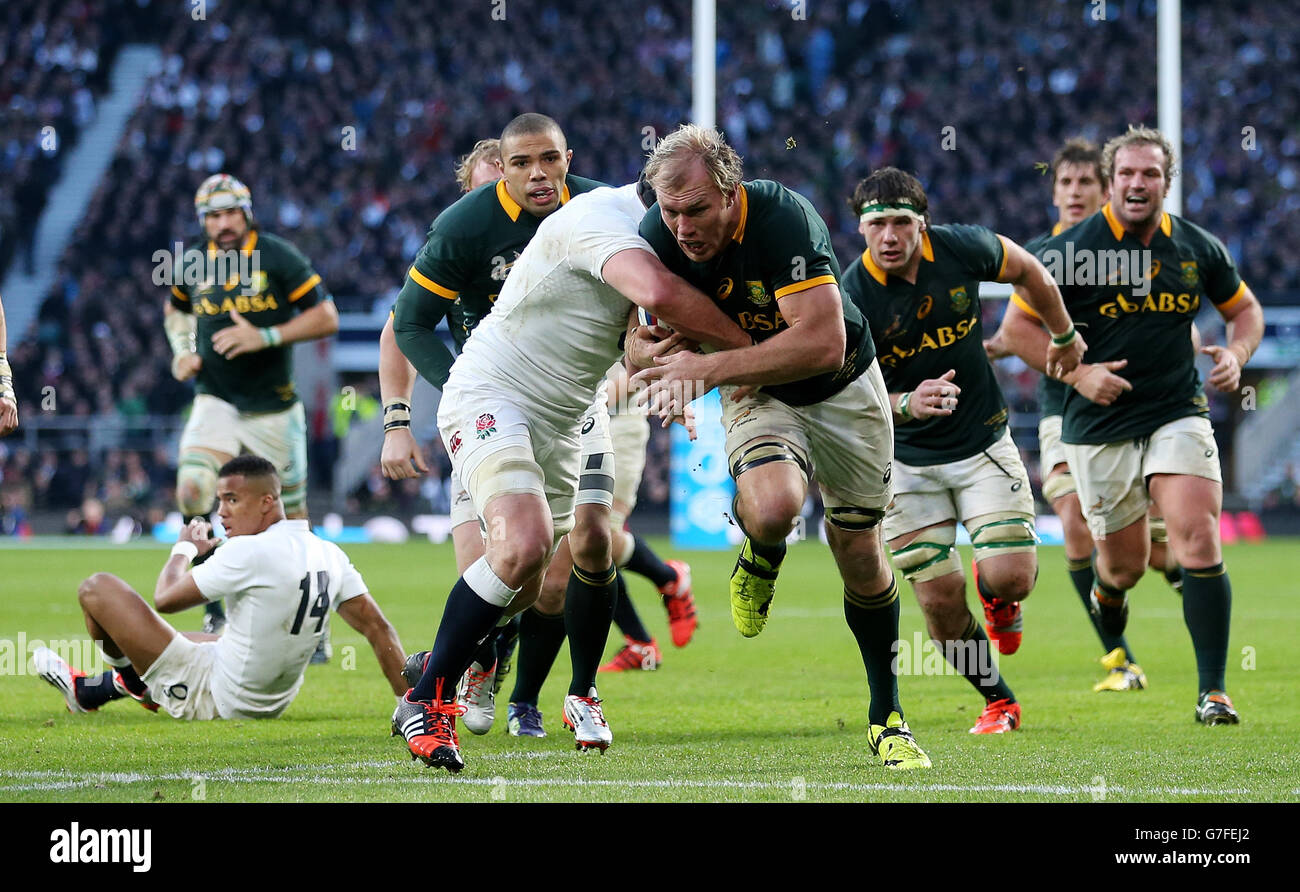 Scrak Burger en Afrique du Sud pendant le QBE International à Twickenham, Londres. Banque D'Images