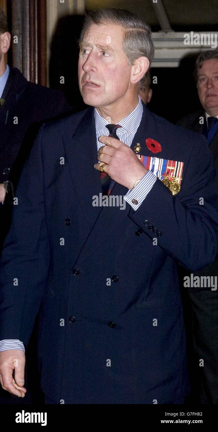 Le Prince de Galles arrive pour le Royal British Legion Festival of Remembrance au Royal Albert Hall de Londres Banque D'Images