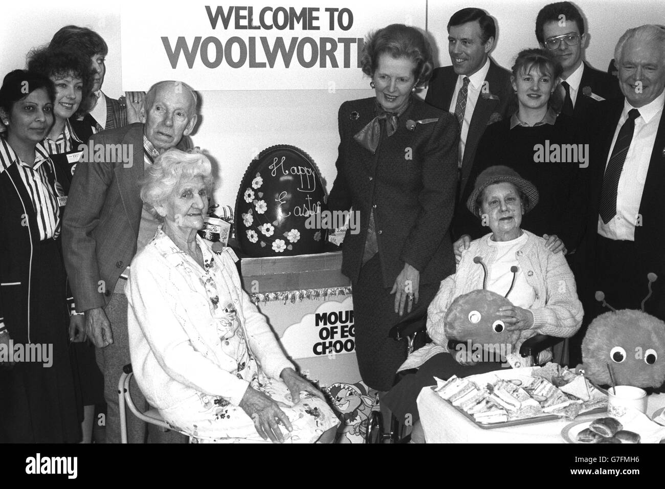 Politique - Lonsdale Maison de retraite - oeuf de Pâques géant - Margaret Thatcher - Londres Banque D'Images