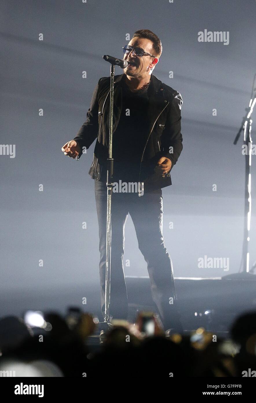 MTV Europe Music Awards - spectacle - Glasgow.Bono de U2 se produit lors des MTV Europe Music Awards 2014 à SSE Hydro, Glasgow, Écosse. Banque D'Images