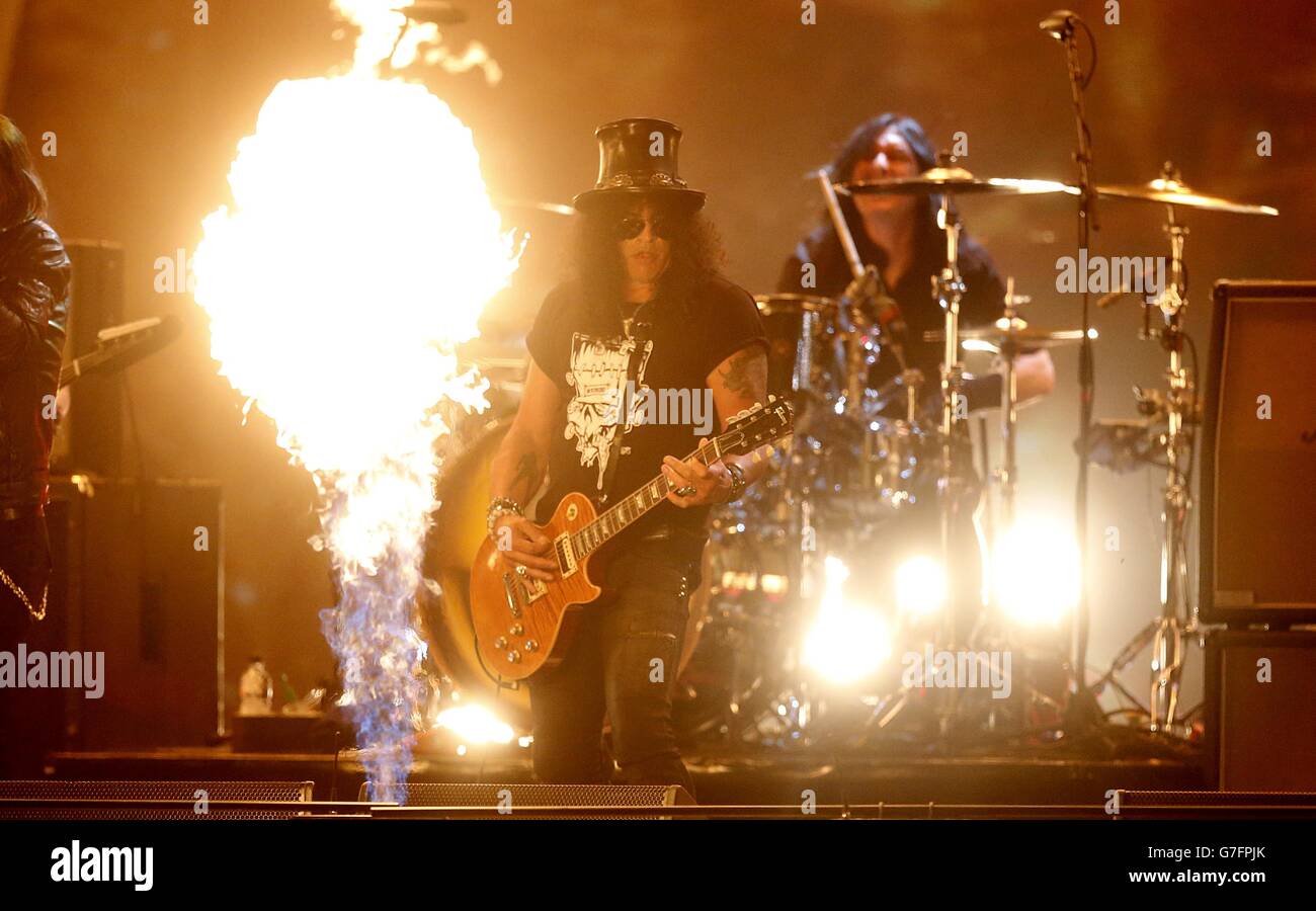Slash se produit lors des MTV Europe Music Awards 2014 à SSE Hydro, Glasgow, Écosse. Banque D'Images