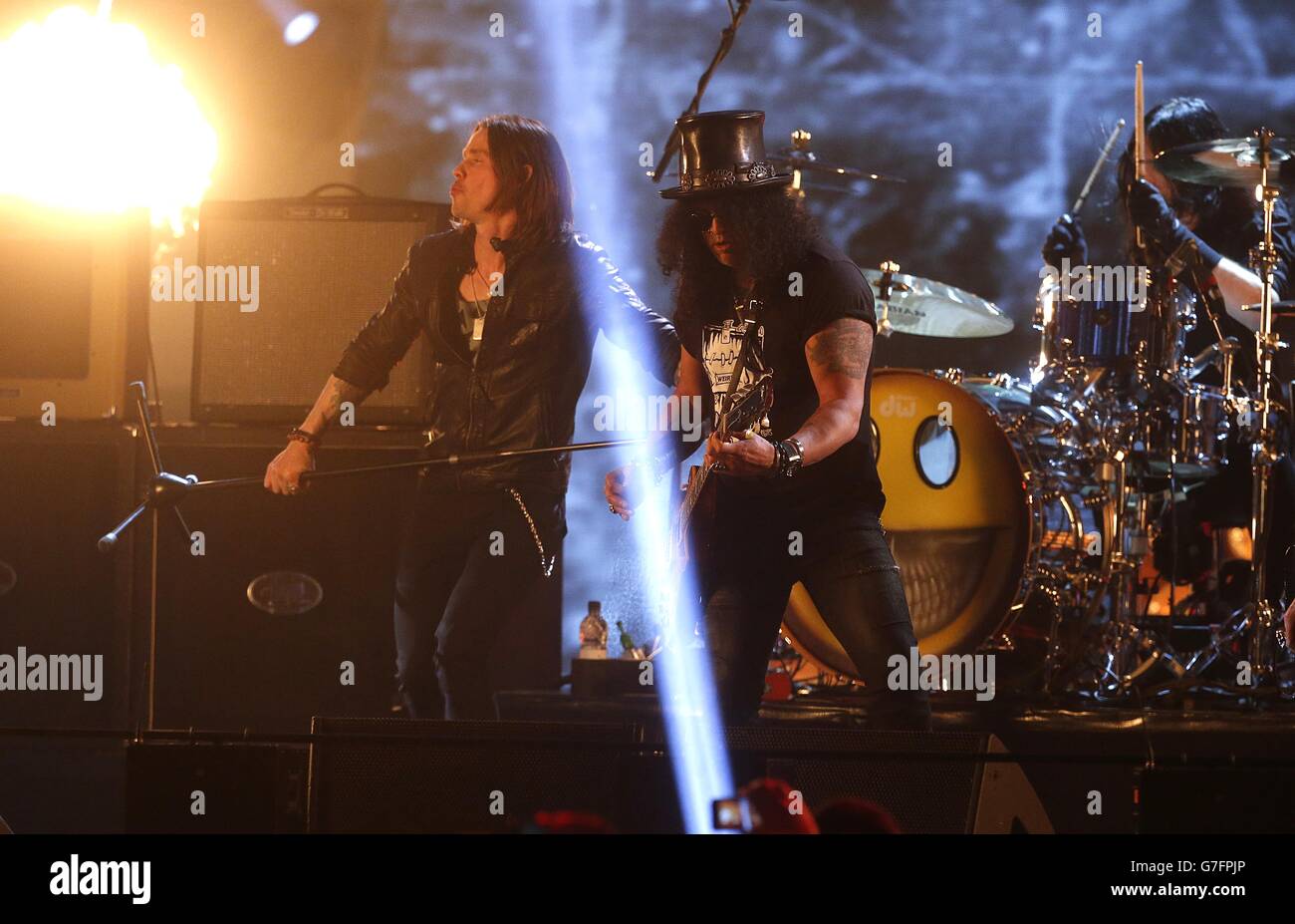 Myles Kennedy (à gauche) et Slash (à droite) se sont produits lors des MTV Europe Music Awards 2014 à SSE Hydro, Glasgow, Écosse. Banque D'Images