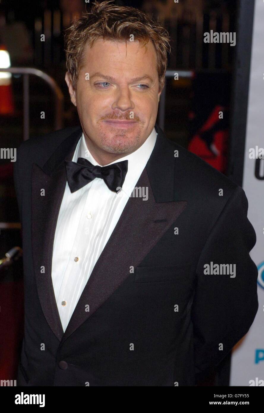 Eddie Izzard arrive pour la première des douze d'Ocean au Grauman's Chinese Theatre à Hollywood, en Californie. Banque D'Images