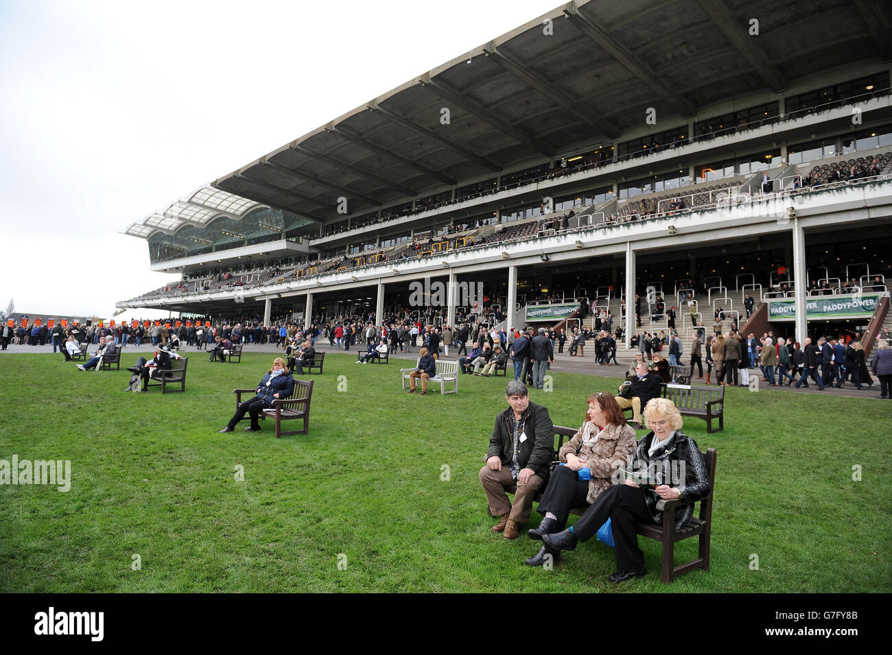 Courses hippiques - The Open - deuxième jour - Hippodrome de Cheltenham. Vue générale sur les hippodromes à l'hippodrome de Cheltenham Banque D'Images