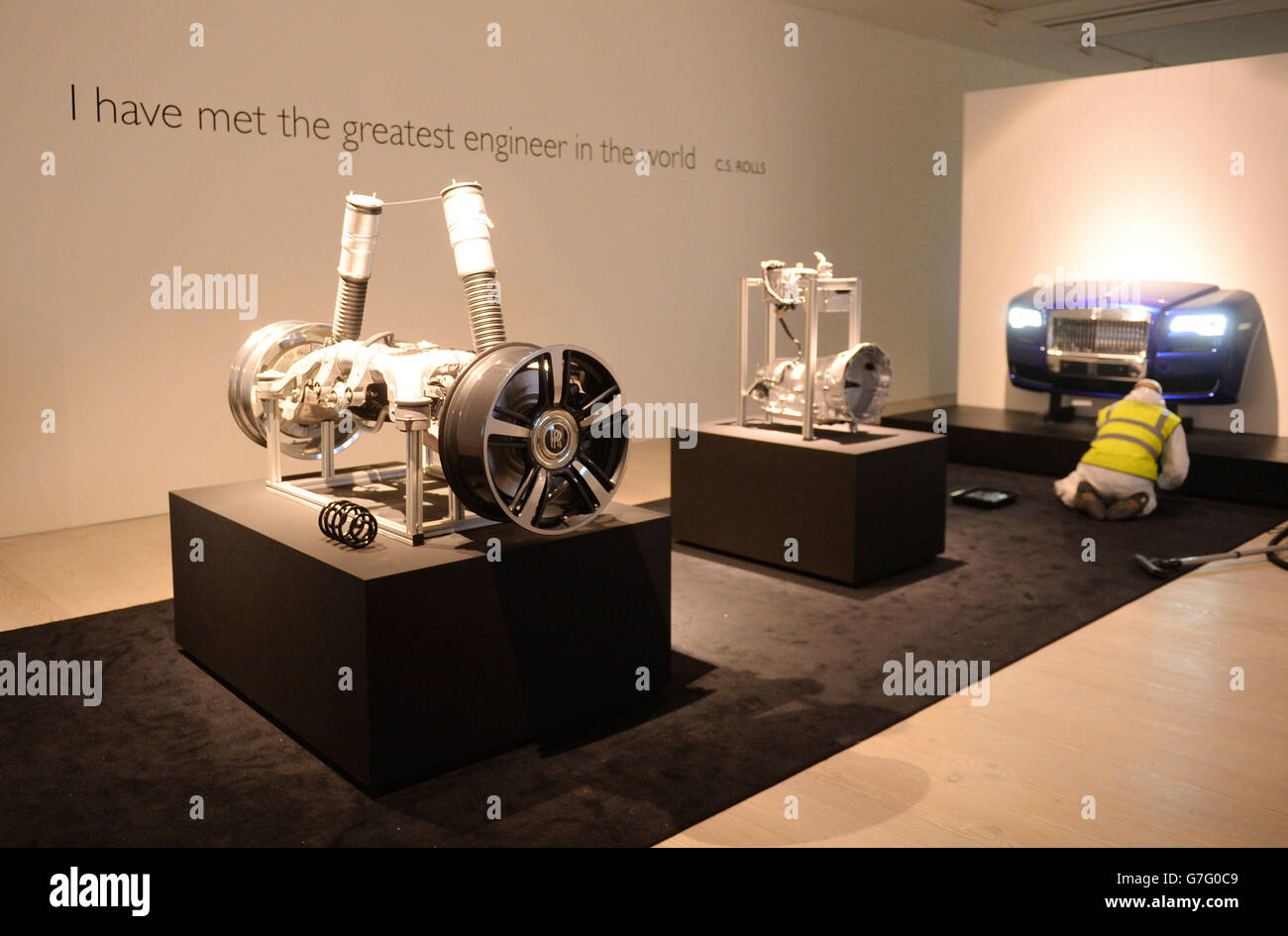 L'exposition « Inside Rolls-Royce », présentée à la Saatchi Gallery de Londres, est une dernière touche. Banque D'Images
