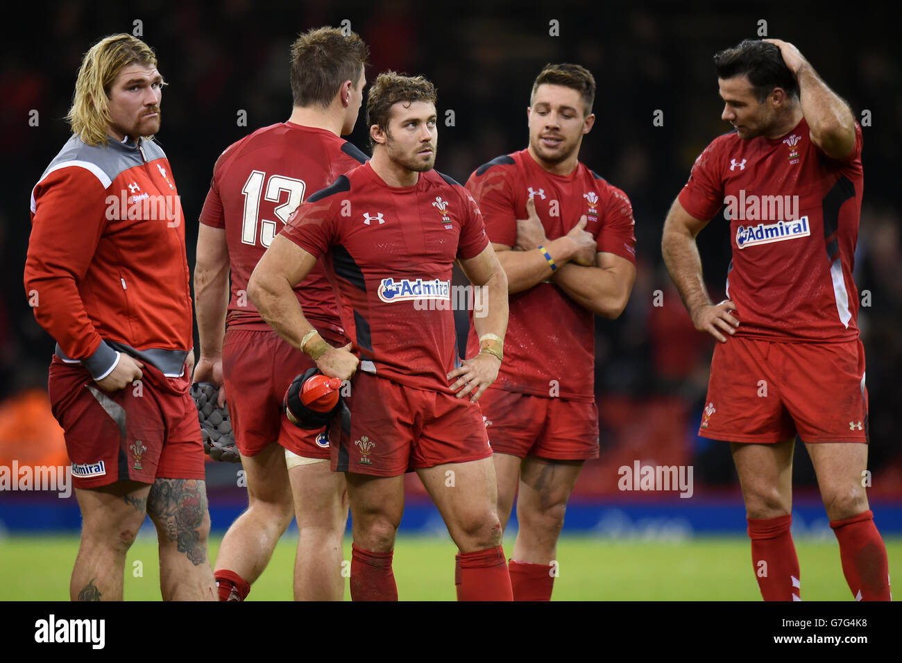 (De gauche à droite) Richard Hibard, Jonathan Davies, Leigh Halfpenny, Rhys Webb et Mike Phillips se sont déprimés après le match de la Dove Men Series au Millennium Stadium de Cardiff.APPUYEZ SUR ASSOCIATION photo.Date de la photo: Samedi 22 novembre 2014.Voir l'histoire de PA RUGBYU Wales.Le crédit photo doit indiquer Joe Giddens/PA Wire.RESTRICTIONS : l'utilisation est soumise à des restrictions.Usage éditorial uniquement.Strictement aucune utilisation commerciale.Aucune utilisation dans les livres sans l'autorisation écrite préalable de WRU.Pour plus d'informations, appelez le +44 (0)1158 447447. Banque D'Images