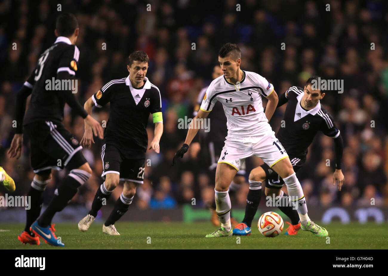 Erik Lamela de Tottenham Hotspur en action lors du match de l'UEFA Europa League à White Hart Lane, Londres.APPUYEZ SUR ASSOCIATION photo.Date de la photo: Jeudi 27 novembre 2014.Voir PA Story FOOTBALL Tottenham.Le crédit photo devrait se lire comme suit : Nick Potts/PA Wire. Banque D'Images