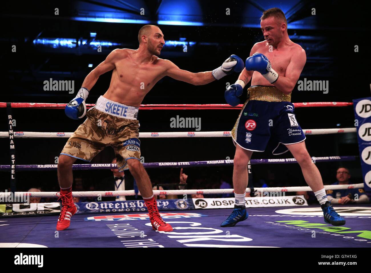 Frankie Gavin (à droite) en action contre Bradley Skeete lors de leur combat britannique et vacant du titre de poids-lourd du Commonwealth à l'Excel Arena, Londres. Banque D'Images