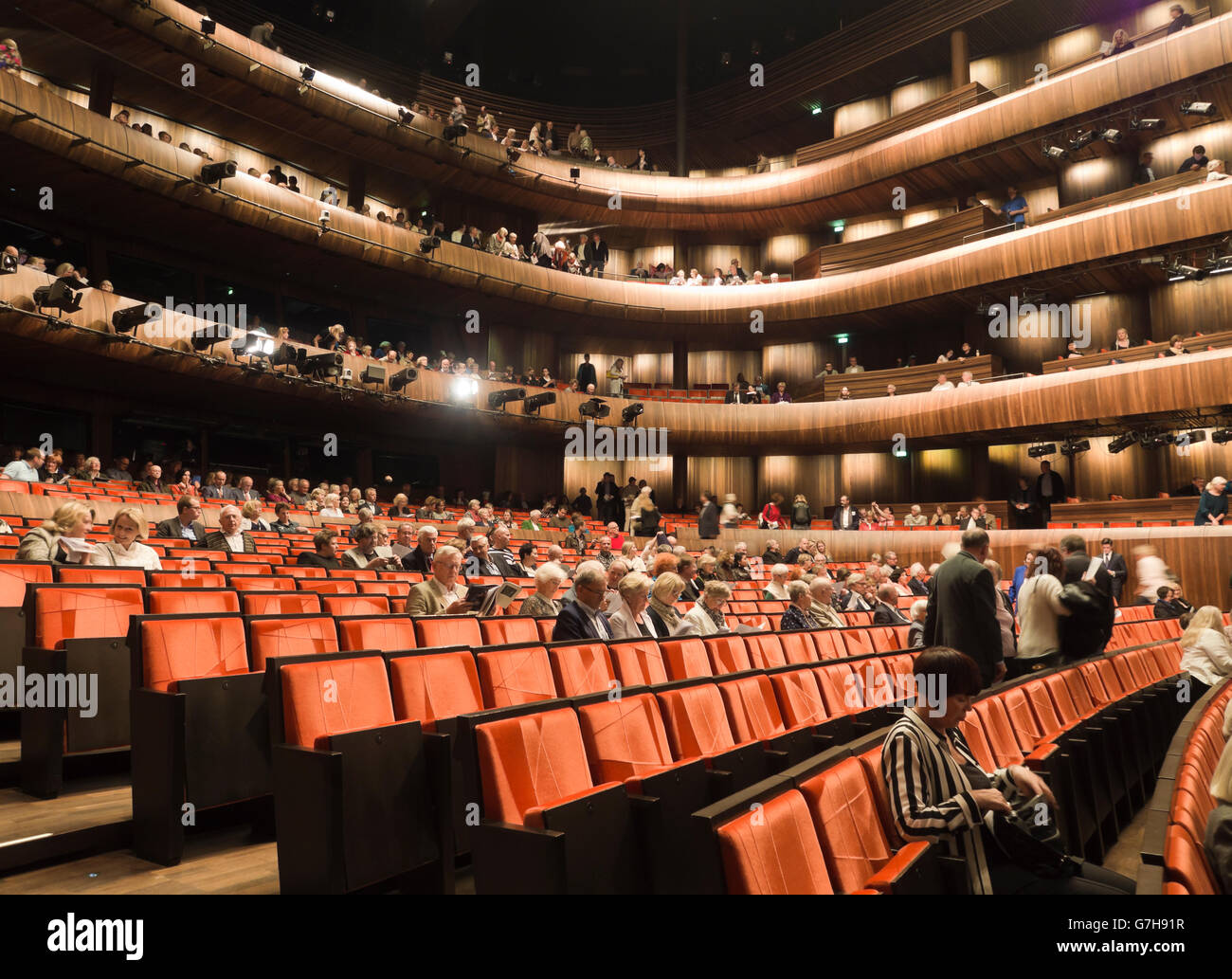 Oslo, Norvège, le célèbre Opéra national par les architectes Snohetta, intérieur avec des sièges de l'auditoire pour l'exécution Banque D'Images