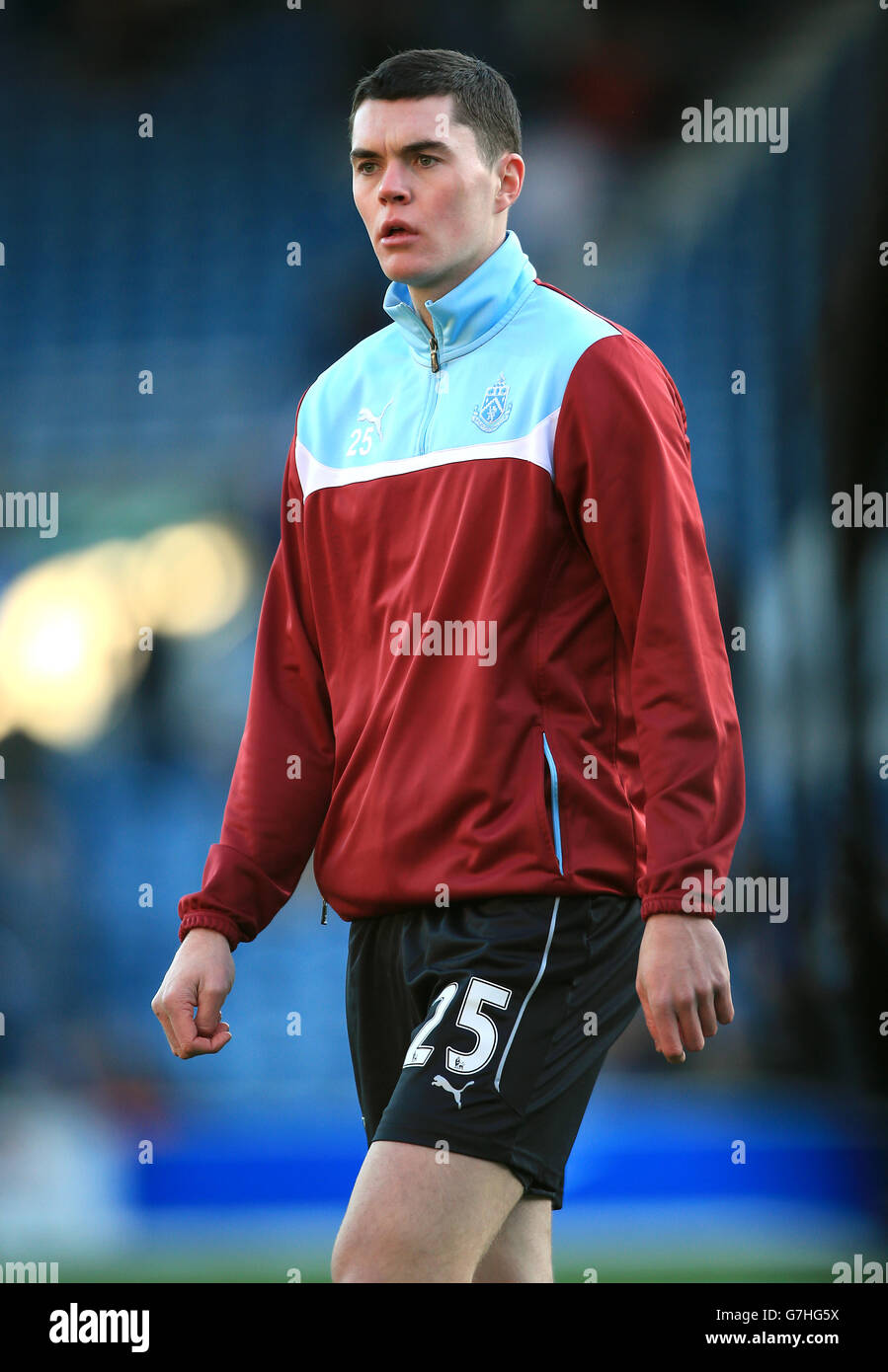 Soccer - Barclays Premier League - Queens Park Rangers v Burnley - Loftus Road. Michael Keane de Burnley pendant l'échauffement Banque D'Images