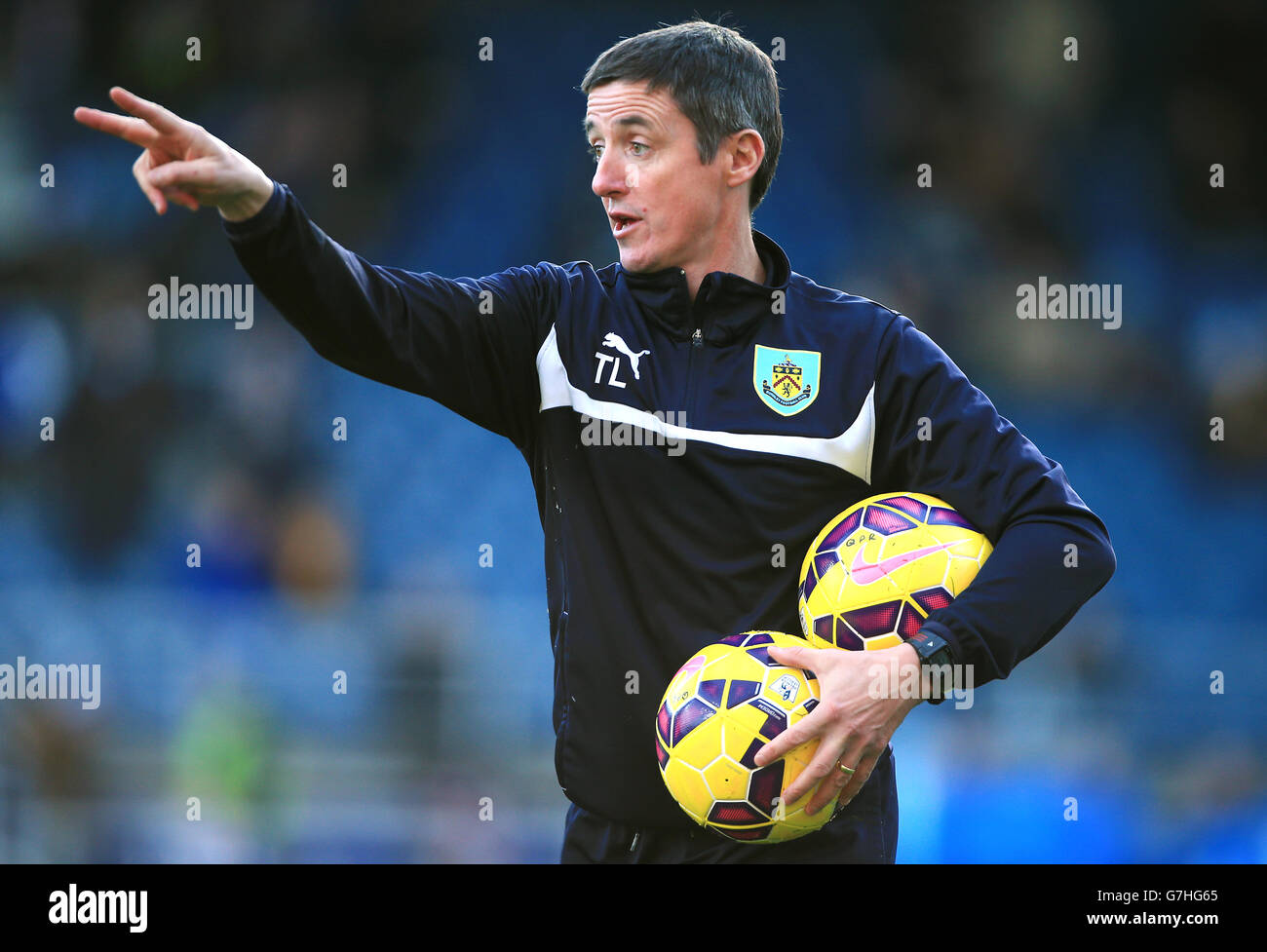 Soccer - Barclays Premier League - Queens Park Rangers v Burnley - Loftus Road. Tony Loughlan, entraîneur de la première équipe de Burnley Banque D'Images