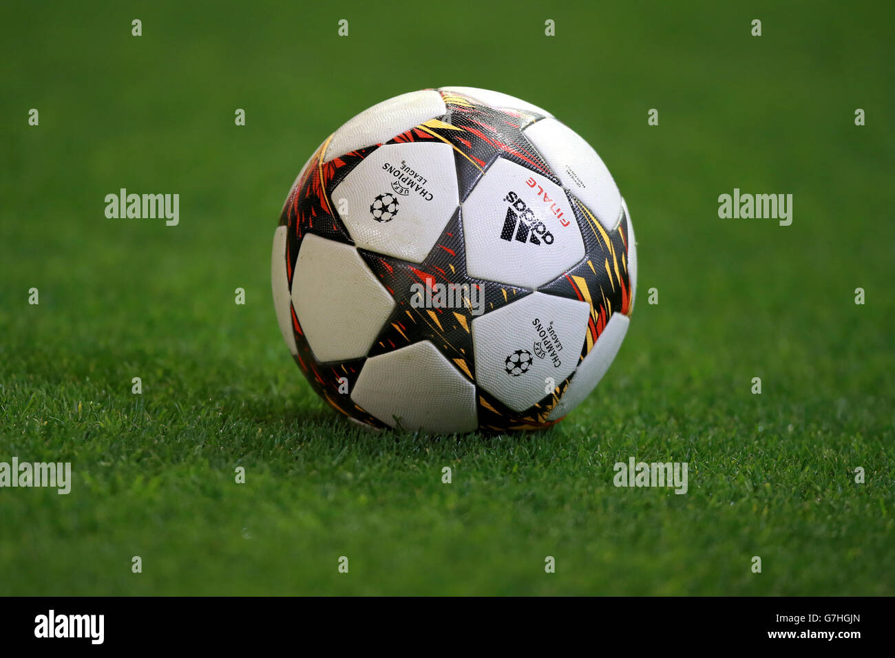Une vue de la ligue des champions de l'uefa balle anfield Banque de  photographies et d'images à haute résolution - Alamy