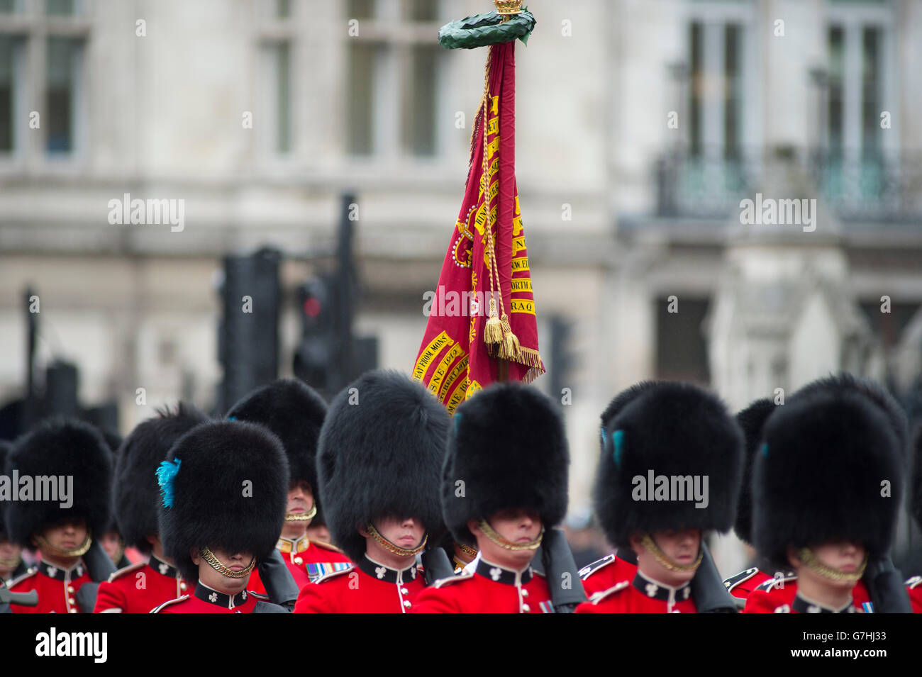 Couleur de l'Irish Guards ont défilé à la place du Parlement pour l'État 2016 Ouverture du Parlement à Londres Banque D'Images