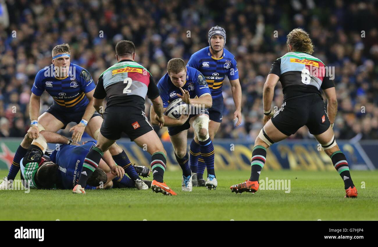 Harlequins Dave Ward et Sean Cronin de Leinster lors du deuxième match de la European Champions Cup Pool au stade Aviva, à Dublin. Banque D'Images