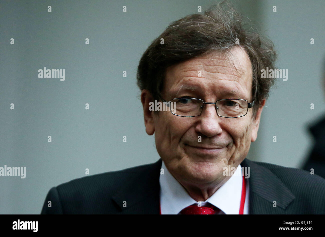 Peter Nyberg, ancien économiste du Fonds monétaire international (FMI) et responsable bancaire du gouvernement finlandais, arrive à la Leinster House à Dublin, avant le premier jour de l'enquête sur l'effondrement du système bancaire irlandais. Banque D'Images