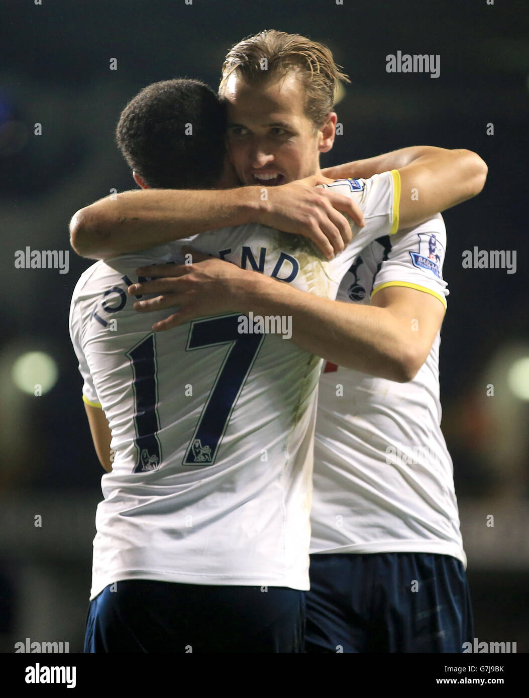 Harry Kane, de Tottenham Hotspur, célèbre le troisième but de sa partie avec son coéquipier Andros Townsend (17) lors du match final Capital One Cup Quarter à White Hart Lane, Londres. APPUYEZ SUR ASSOCIATION photo. Date de la photo: Mercredi 17 décembre 2014. Voir PA Story FOOTBALL Tottenham. Le crédit photo devrait se lire comme suit : Nick Potts/PA Wire. Banque D'Images Harry Kane, de Tottenham Hotspur, célèbre le troisième but de sa partie avec son coéquipier Andros Townsend (17) lors du match final Capital One Cup Quarter à White Hart Lane, Londres. APPUYEZ SUR ASSOCIATION photo. Date de la photo: Mercredi 17 décembre 2014. Voir PA Story FOOTBALL Tottenham. Le crédit photo devrait se lire comme suit : Nick Potts/PA Wire. Banque D'Images
