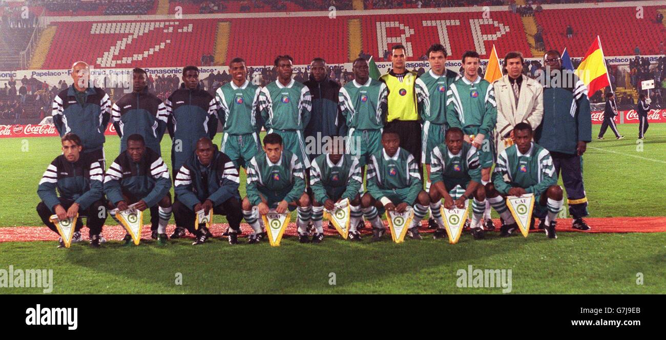 Groupe d'équipe africain jouant contre l'Europe dans la coupe Meridian À Lisbonne Banque D'Images